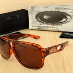 激安コピーオークリーサングラス108